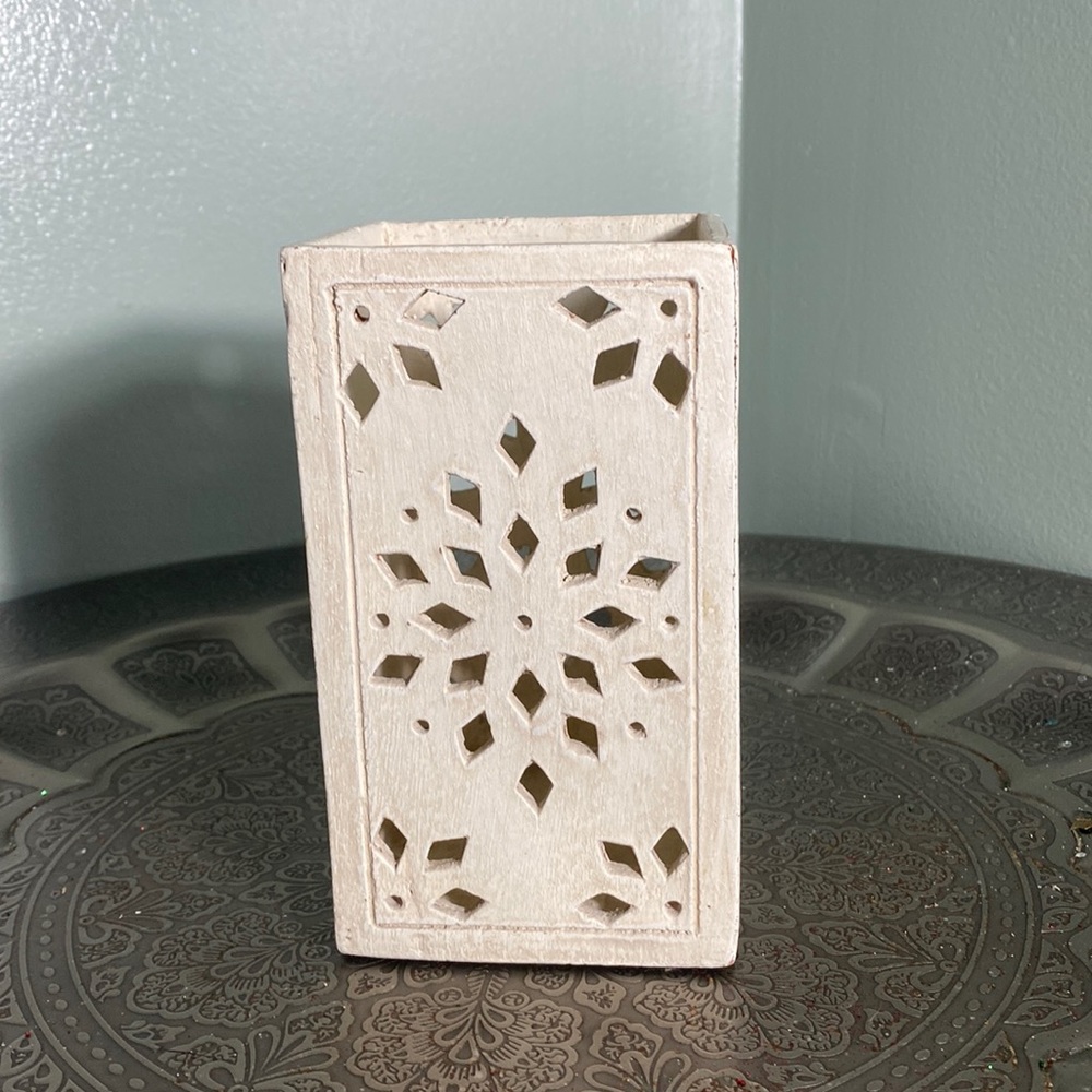 ☀️5/$20 Christmas candle holder.